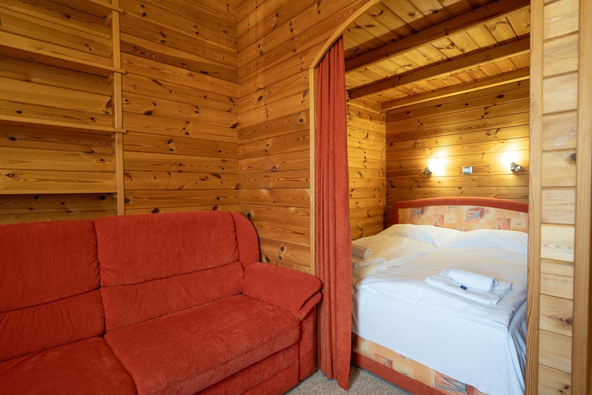 Ea Horsky Hotel Hajenka Модрава Екстер'єр фото